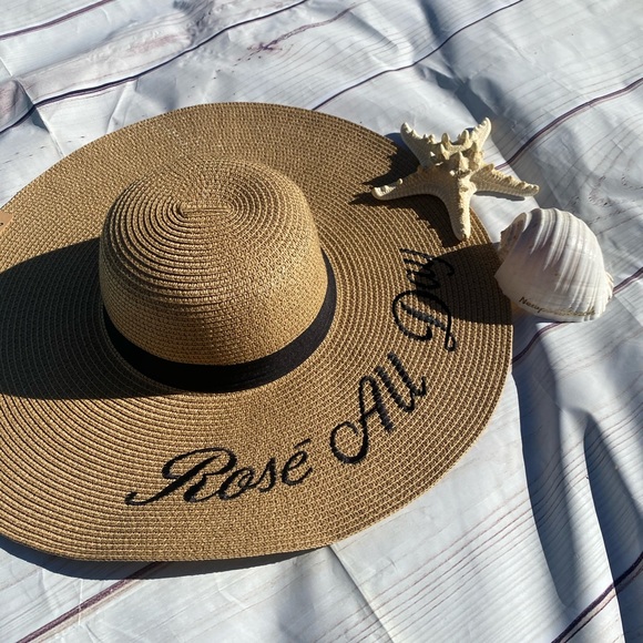 Accessories - LAST ONE!!! Make a Statement In this Beach Hat!